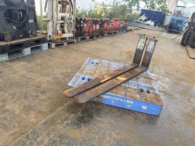 Forklift Nail — Auction (lot 8451-13004)