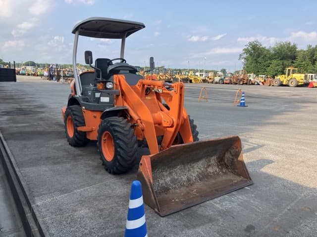MINI WHEEL LOADER — Auction (lot 8451-132)
