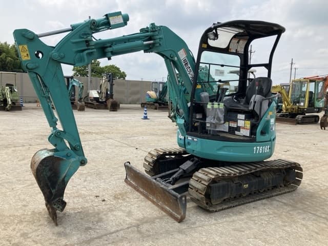 MINI EXCAVATOR — Auction (lot 8451-133)
