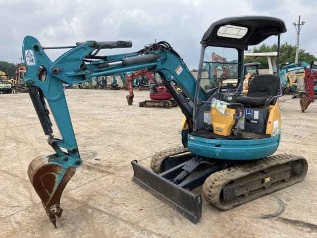 MINI EXCAVATOR — Auction (lot 8451-134)