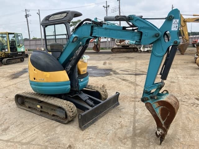 MINI EXCAVATOR — Auction (lot 8451-134)
