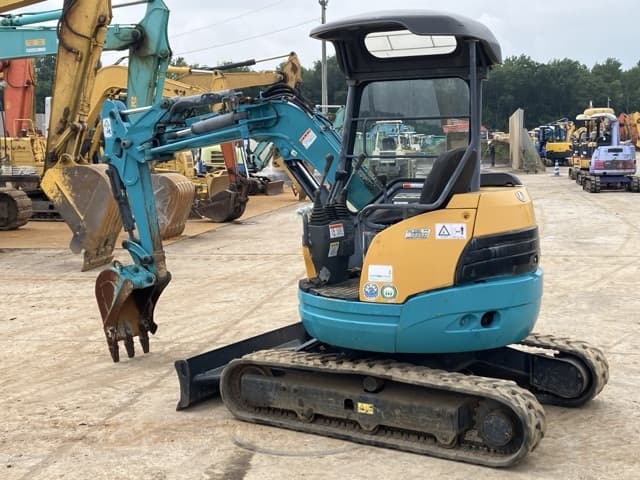 MINI EXCAVATOR — Auction (lot 8451-134)