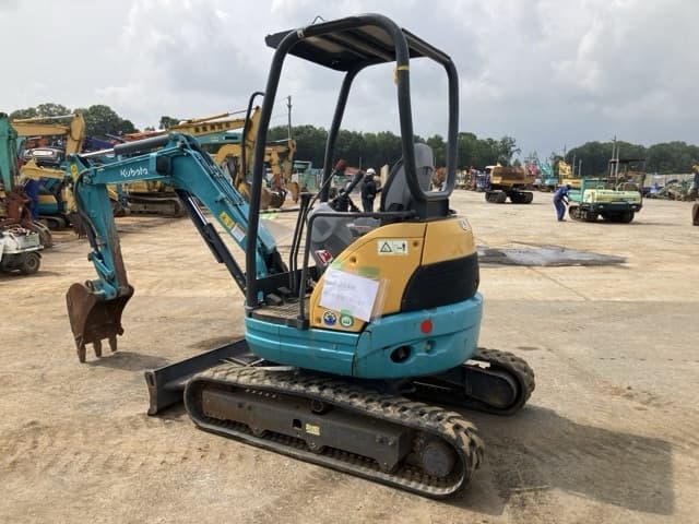 MINI EXCAVATOR — Auction (lot 8451-135)
