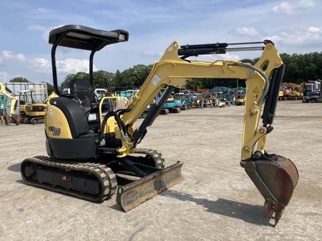 MINI EXCAVATOR — Auction (lot 8451-137)