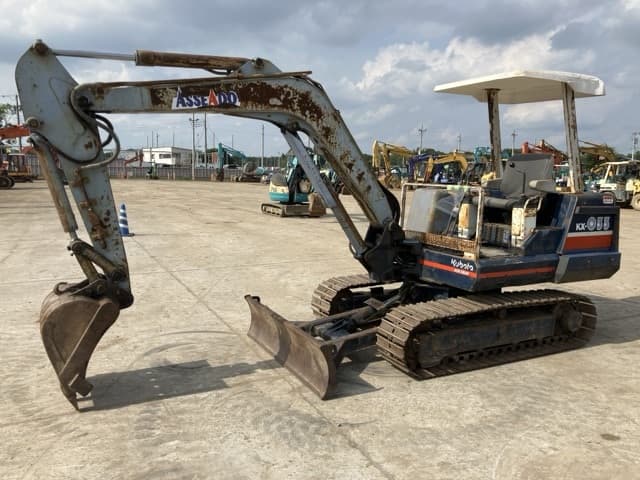 MINI EXCAVATOR — Auction (lot 8451-141)
