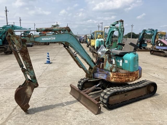 MINI EXCAVATOR — Auction (lot 8451-142)
