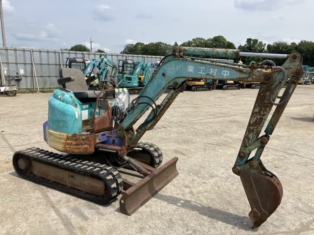 MINI EXCAVATOR — Auction (lot 8451-142)