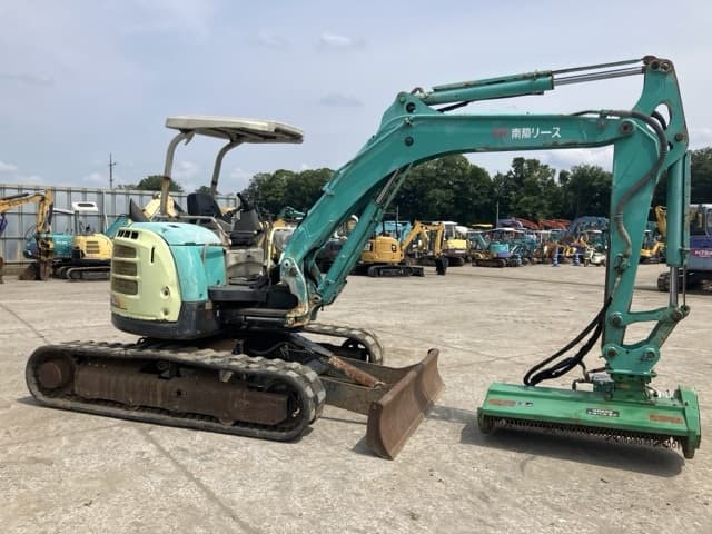 MINI EXCAVATOR — Auction (lot 8451-151)