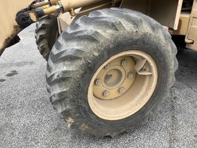 MINI WHEEL LOADER — Auction (lot 8451-156)