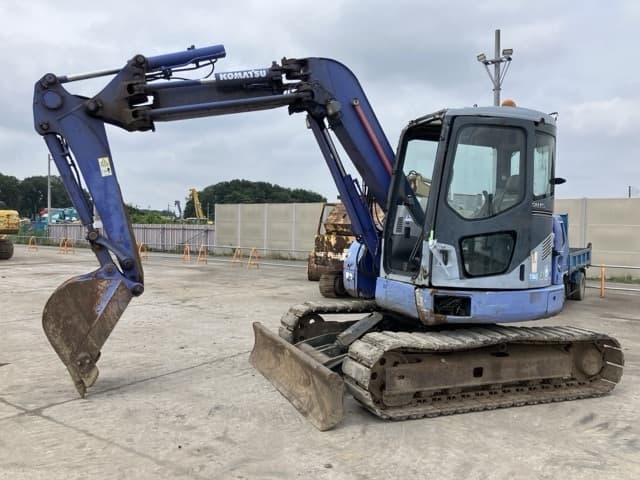 EXCAVATOR — Auction (lot 8451-166)