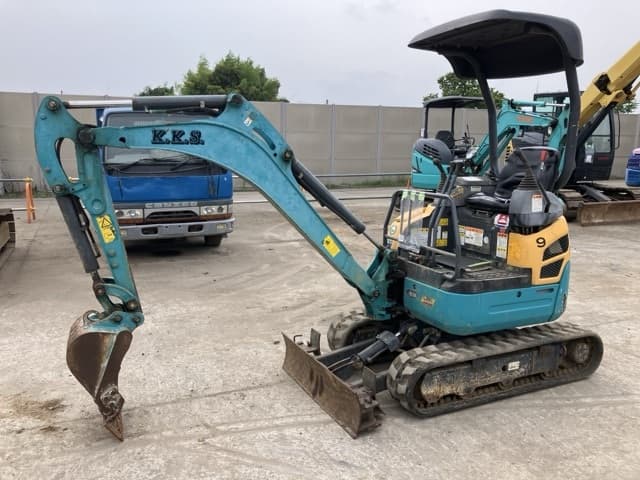 MINI EXCAVATOR — Auction (lot 8451-174)