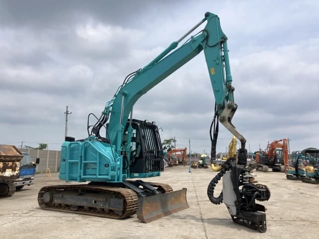 EXCAVATOR — Auction (lot 8451-176)