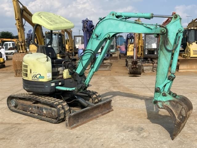 MINI EXCAVATOR — Auction (lot 8451-177)