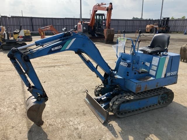 MINI EXCAVATOR — Auction (lot 8451-183)