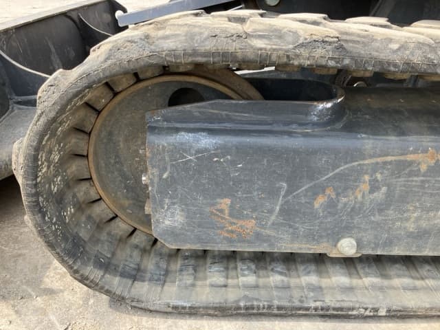 MINI EXCAVATOR — Auction (lot 8451-185)