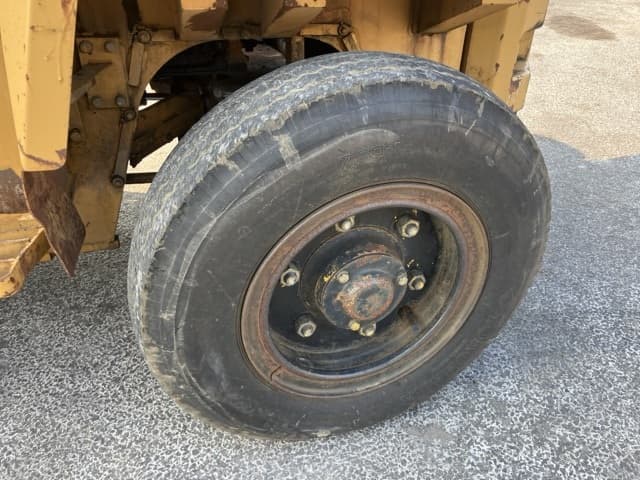 SHOVEL LOADER — Auction (lot 8451-186)