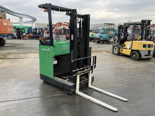 Reach Forklift — Auction (lot 8451-19004)