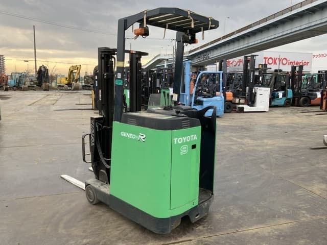 Reach Forklift — Auction (lot 8451-19004)