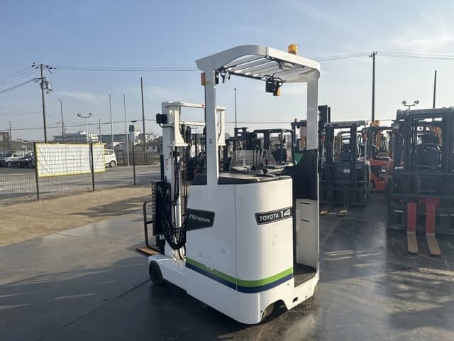 Reach Forklift — Auction (lot 8451-19007)