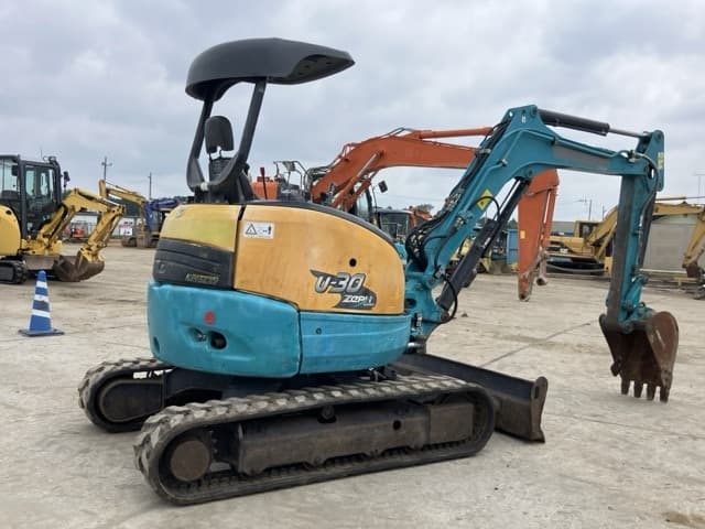MINI EXCAVATOR — Auction (lot 8451-194)