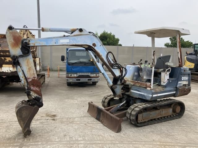 MINI EXCAVATOR — Auction (lot 8451-196)