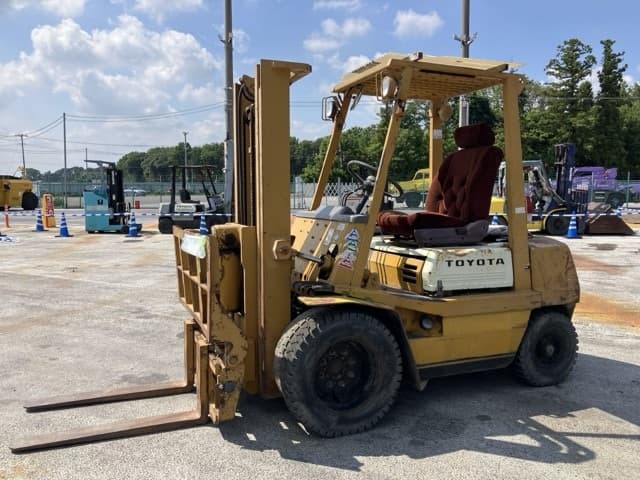 Forklift — Auction (lot 8451-2003)