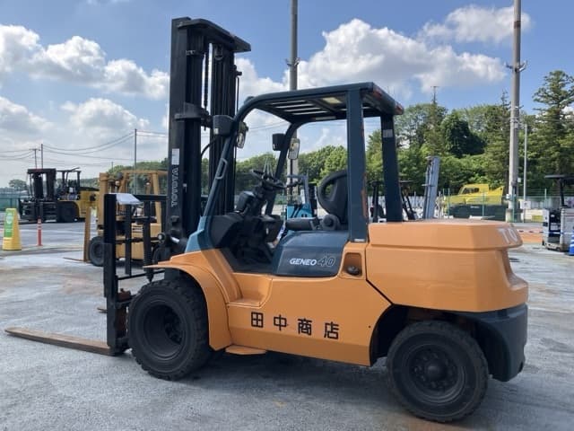 Forklift — Auction (lot 8451-2004)