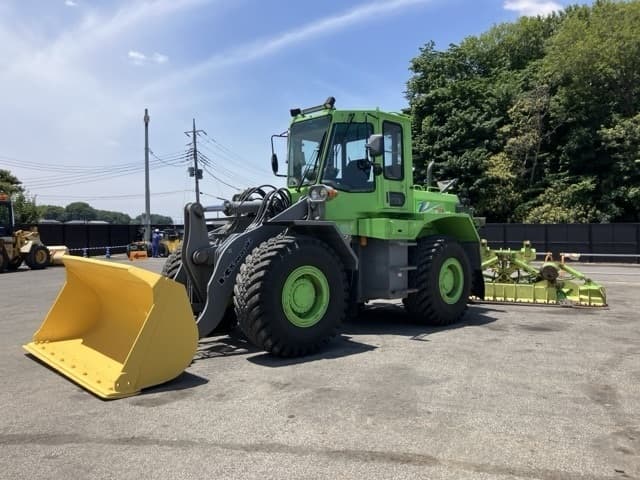 WHEEL LOADER — Auction (lot 8451-201)