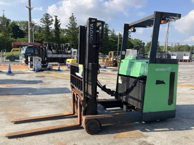Reach Forklift — Auction (lot 8451-2010)