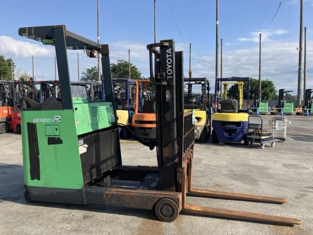 Reach Forklift — Auction (lot 8451-2010)
