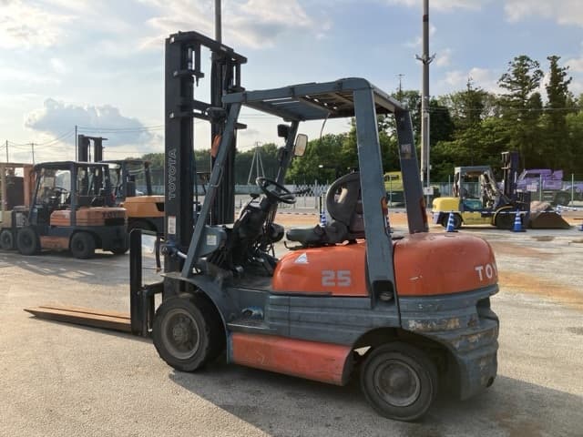 Forklift — Auction (lot 8451-2016)