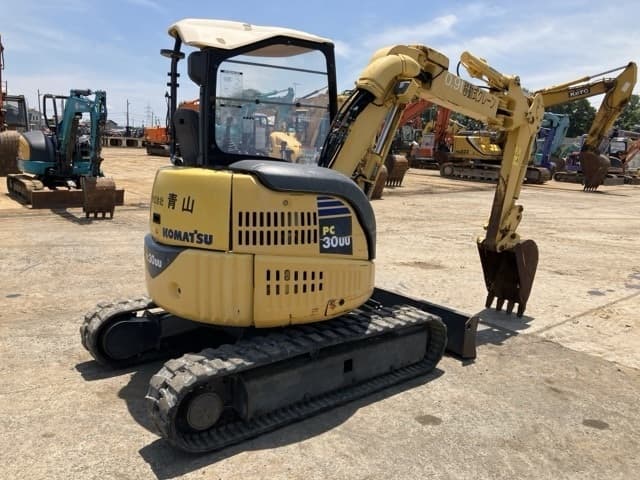 MINI EXCAVATOR — Auction (lot 8451-202)