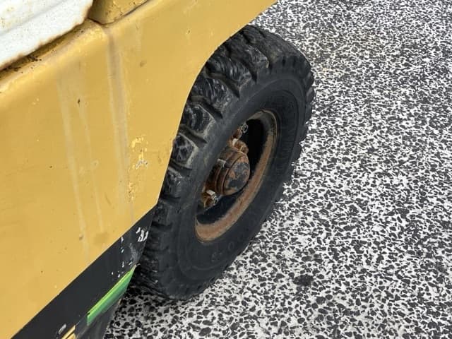 Forklift — Auction (lot 8451-2026)