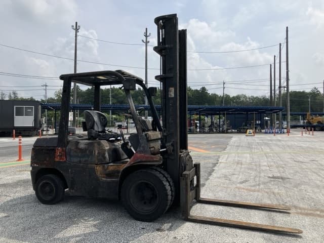 Forklift — Auction (lot 8451-2027)