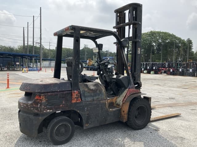 Forklift — Auction (lot 8451-2027)