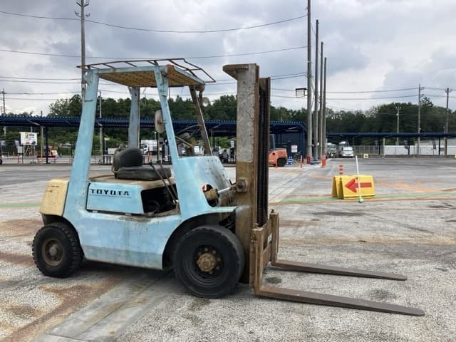 Forklift — Auction (lot 8451-2032)