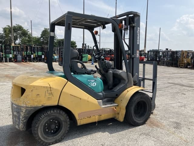 Forklift — Auction (lot 8451-2040)