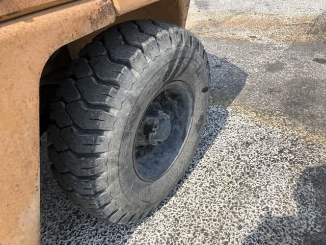 Forklift — Auction (lot 8451-2041)