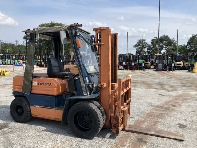 Forklift — Auction (lot 8451-2042)