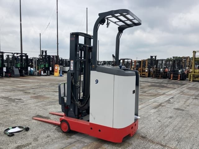 Reach Forklift — Auction (lot 8451-2043)