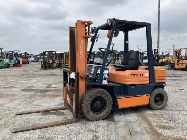 Forklift — Auction (lot 8451-2044)