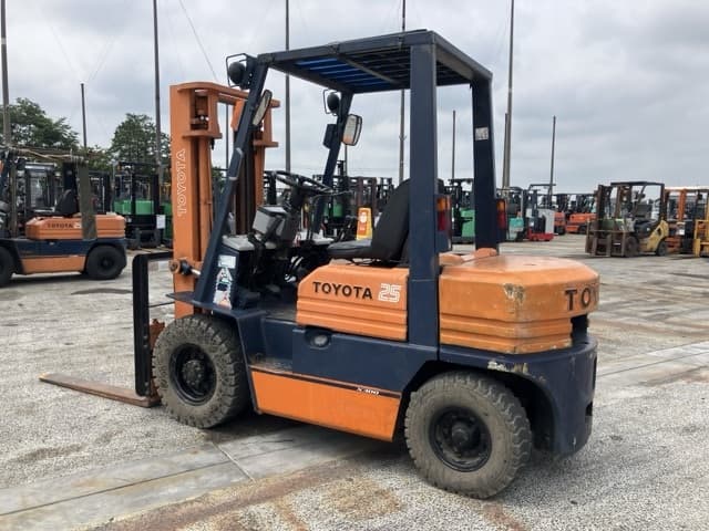Forklift — Auction (lot 8451-2044)