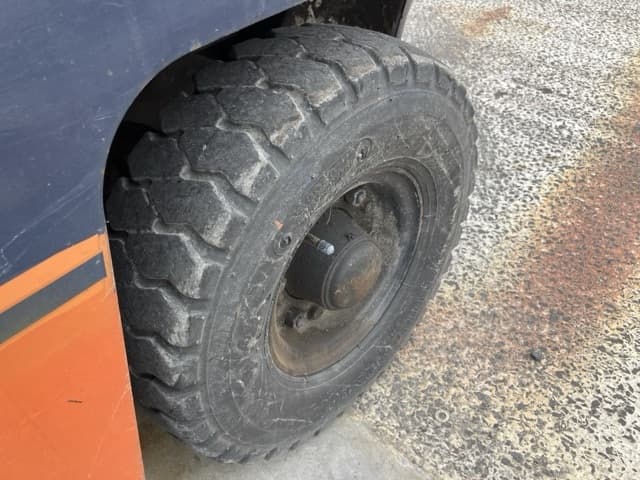 Forklift — Auction (lot 8451-2049)