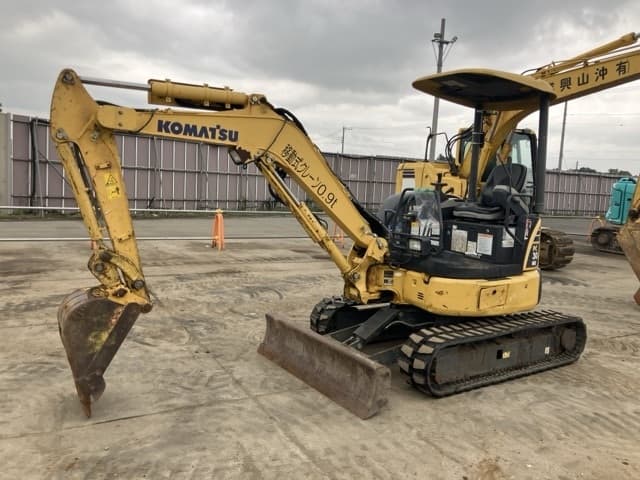 MINI EXCAVATOR — Auction (lot 8451-205)