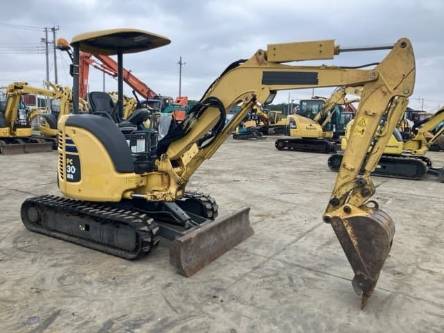 MINI EXCAVATOR — Auction (lot 8451-205)