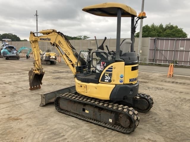 MINI EXCAVATOR — Auction (lot 8451-205)