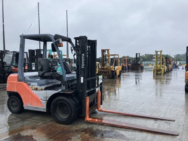 Forklift — Auction (lot 8451-2054)