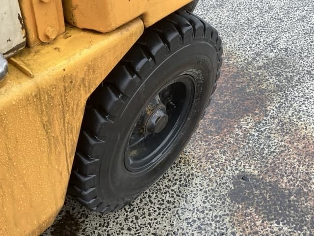 Forklift — Auction (lot 8451-2055)