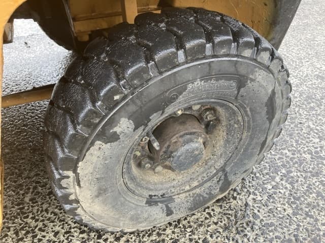 Forklift — Auction (lot 8451-2058)