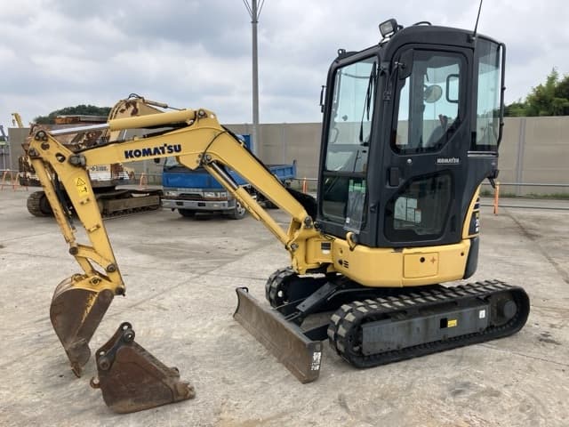 MINI EXCAVATOR — Auction (lot 8451-206)
